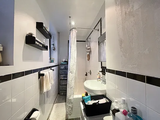 Rented by Kahen Properties | media 24