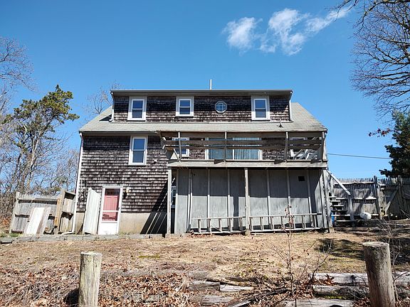 3rd image of 933 Queen Anne Rd