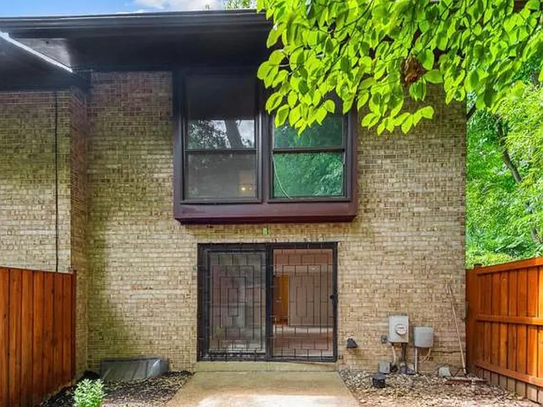 9229 Three Oaks Dr — Photo 11