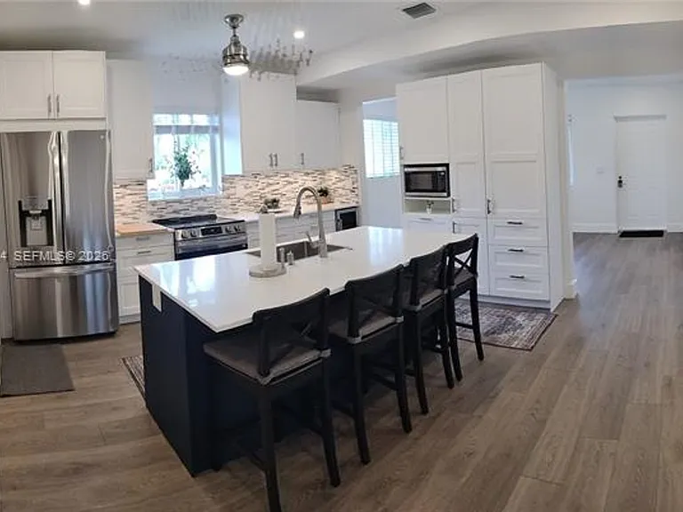 2700 SW 28th Ct #2700 — Photo 8