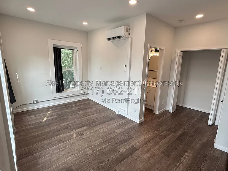 104 E Main St #203 — Photo 2