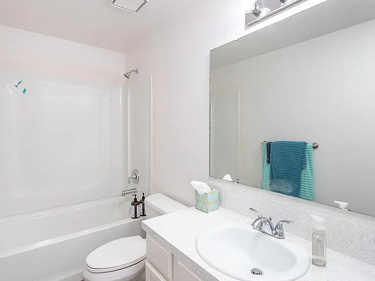 930 E Clarene St — Photo 11
