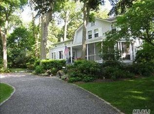 286 Vineyard Rd, Halesite, NY 11743