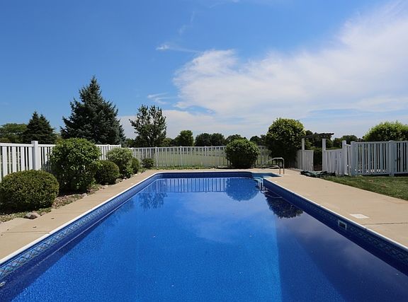 5th image of 10713 Royal Porthcawl Dr