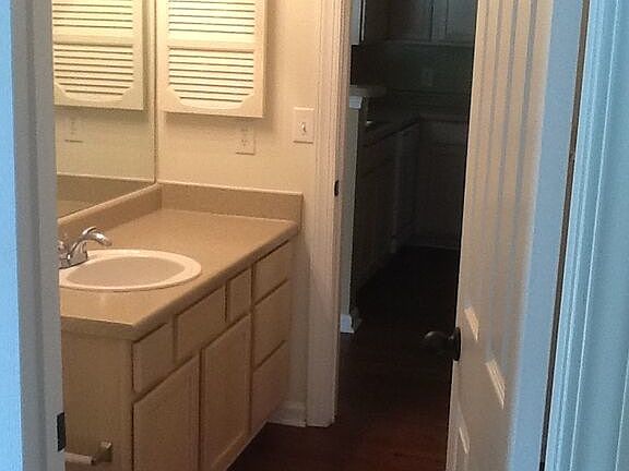 4th image of 562 English Village Way APT 1106