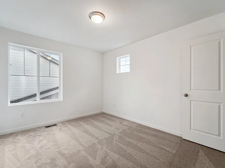 5556 Mare Ln — Photo 11