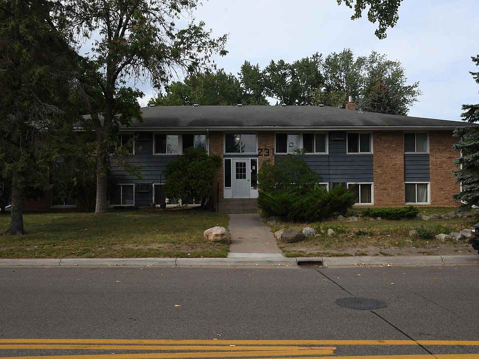 231 79th Way NE Fridley MN 55432