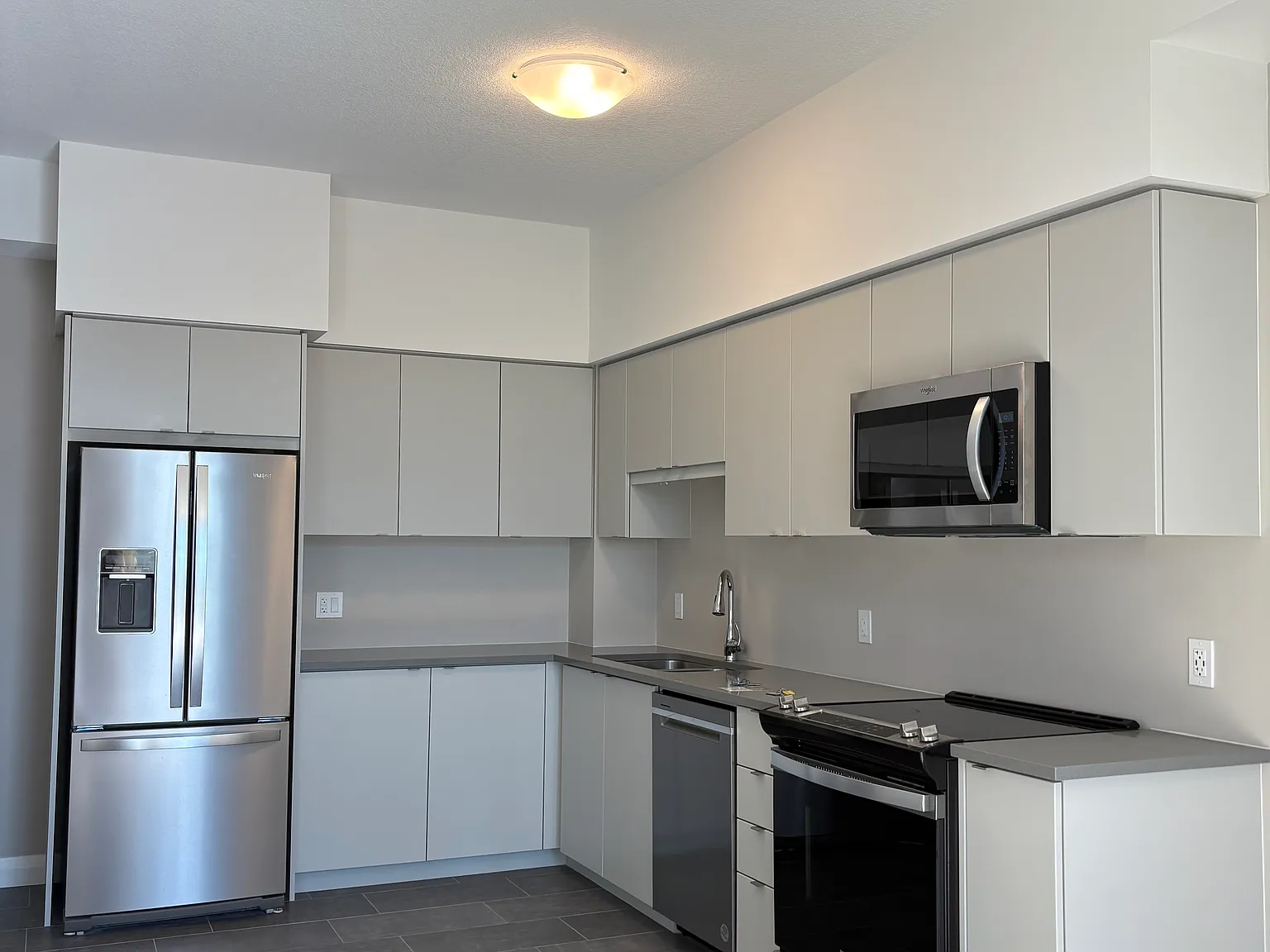 93 Arthur Street South 302 — Photo 4