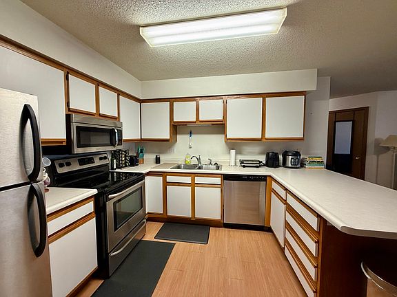 5th image of 203 5th St APT 4