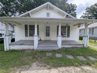 209 Moore St, Thomasville, NC, 27360