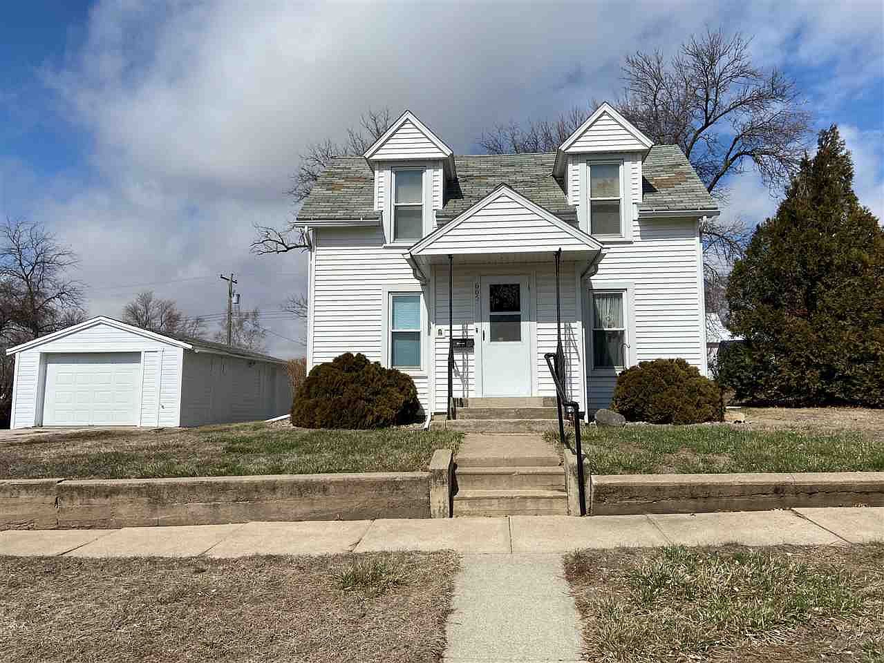 605 E Clark St, Wausa, NE 68786 Zillow