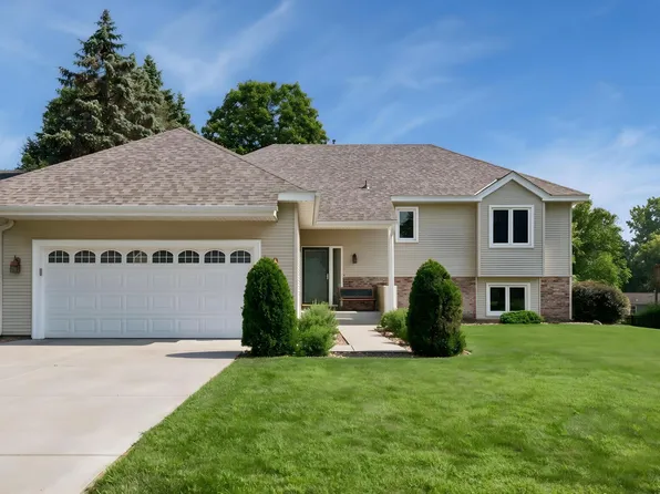 15481 Michele Ln, Eden Prairie, MN 55346