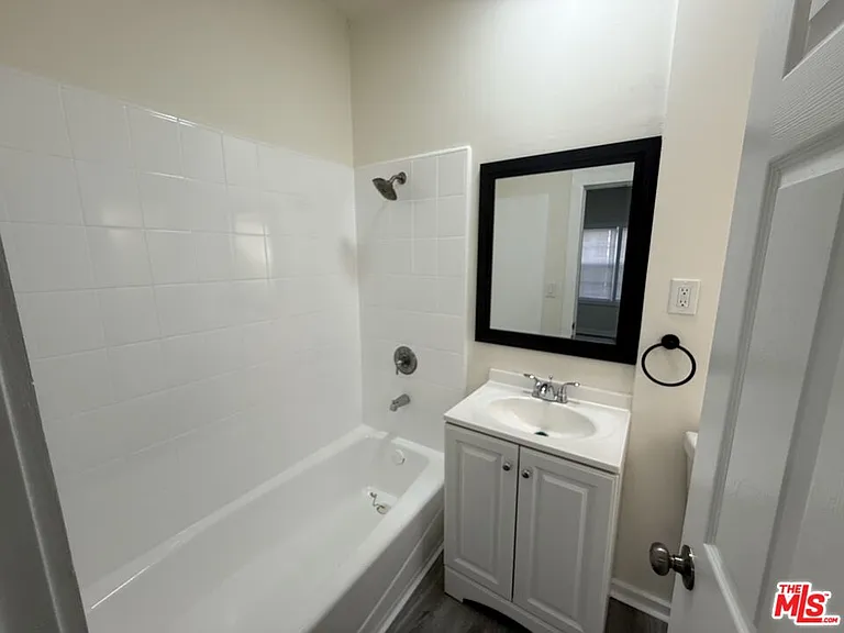 400 S Rampart Blvd #7 — Photo 5
