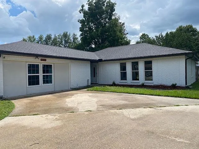 105 Drury Ln