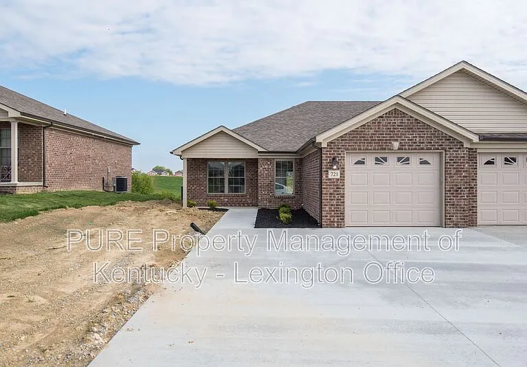 723 Leeward Ct — Photo 3