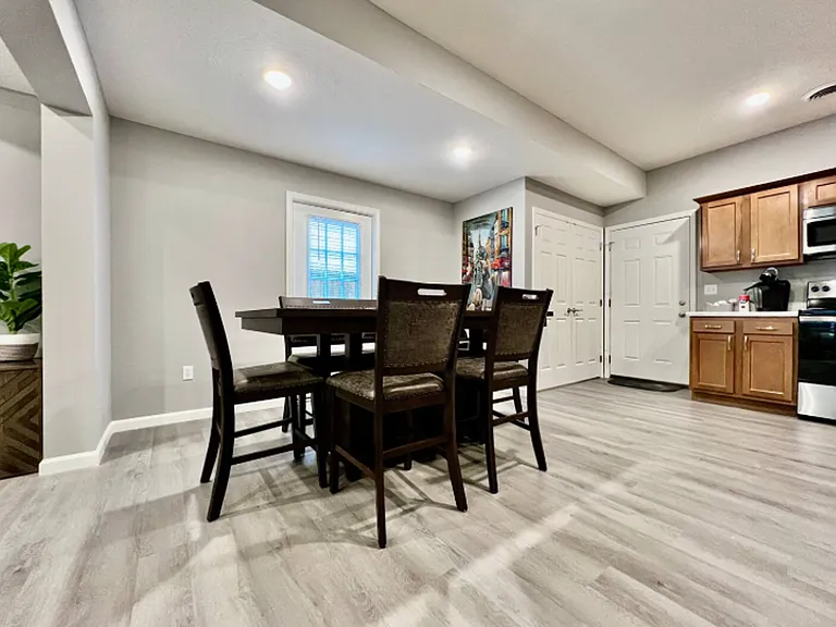 1011 N Anderson St — Photo 9
