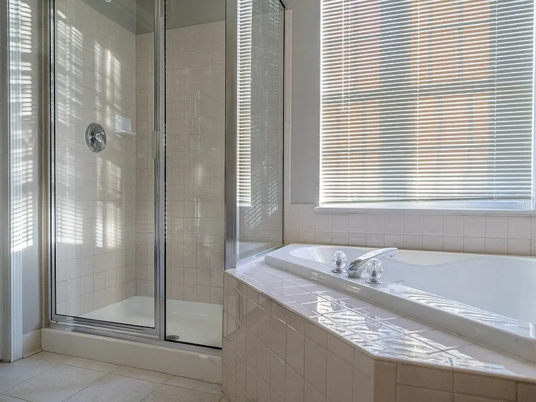 Waterview Townhouse Apartments — Photo 18