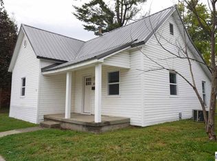 809 N Court St, Sullivan, IN 47882