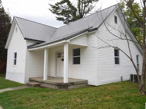 809 N Court St, Sullivan, IN 47882