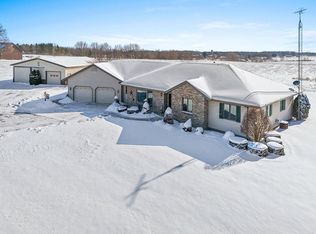 8021 Carstens Rd, Manitowoc, WI 54220