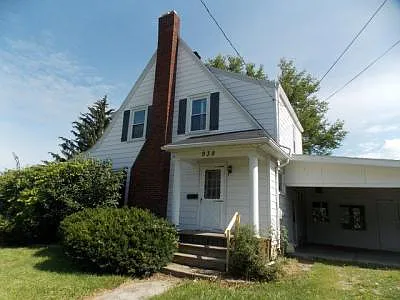 938 Sheridan Rd photo 1