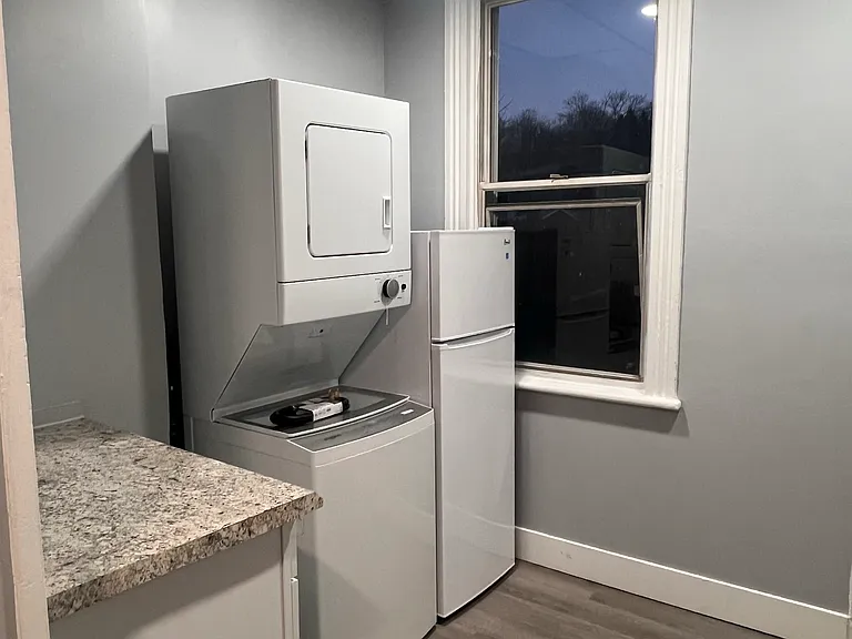 440 N Mechanic St #A — Photo 3