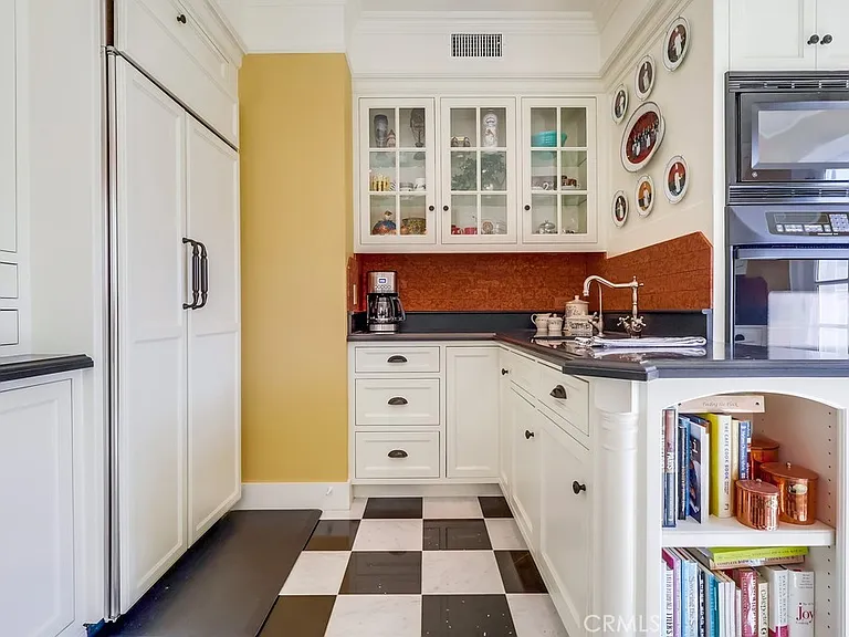 1239 S Patton Ave — Photo 20