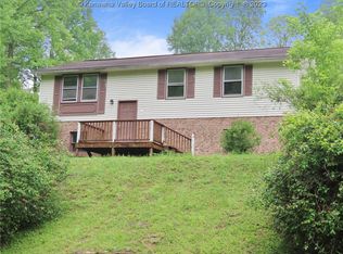 127 Winthrop Ln, Clendenin, WV 25045