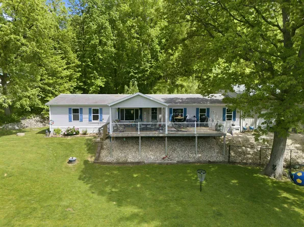20875 262nd St, Delhi, IA 52223