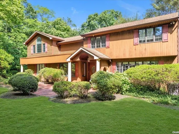 25 Tall Oak Drive, Huntington, NY 11743