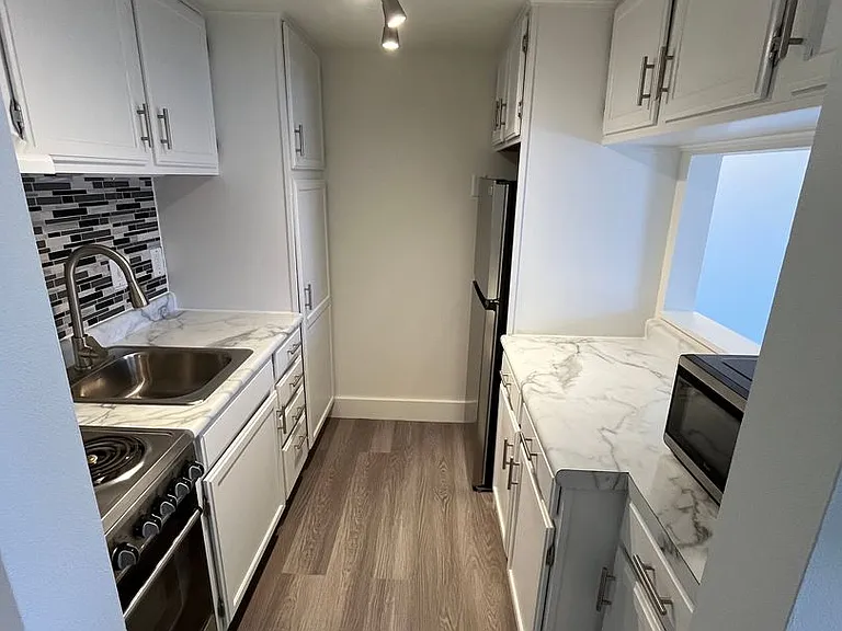 Sycamore Place Apartments — Photo 47