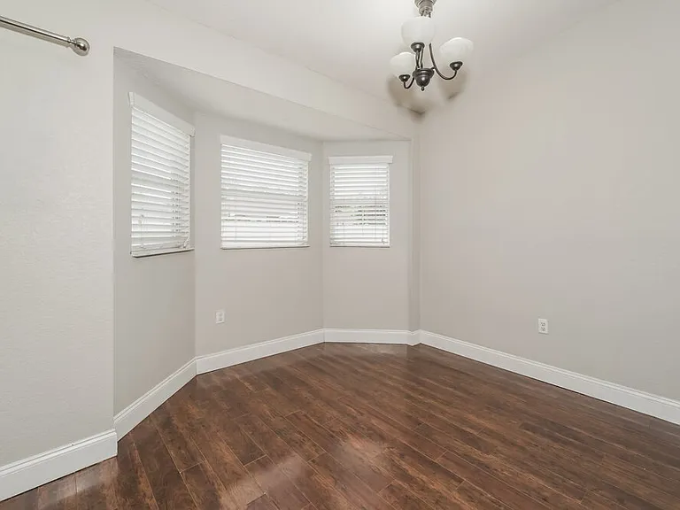 5122 Garberia Ave — Photo 4