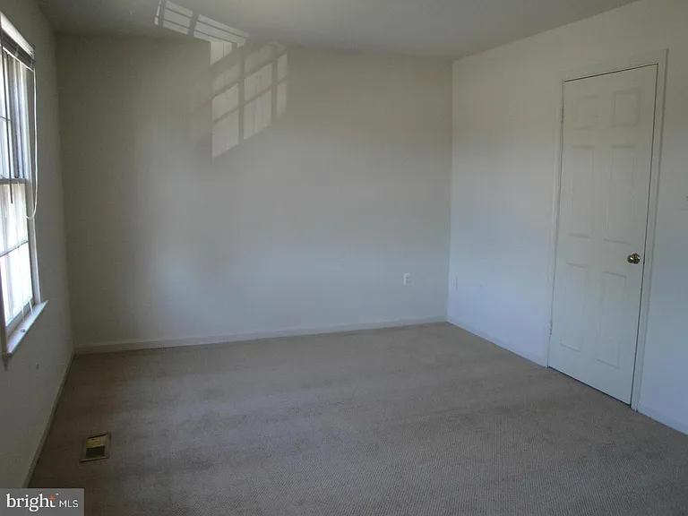 8029 Edinburgh Dr — Photo 18