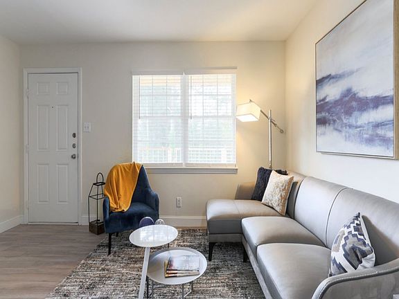 2nd image of 2006 House Ave #12