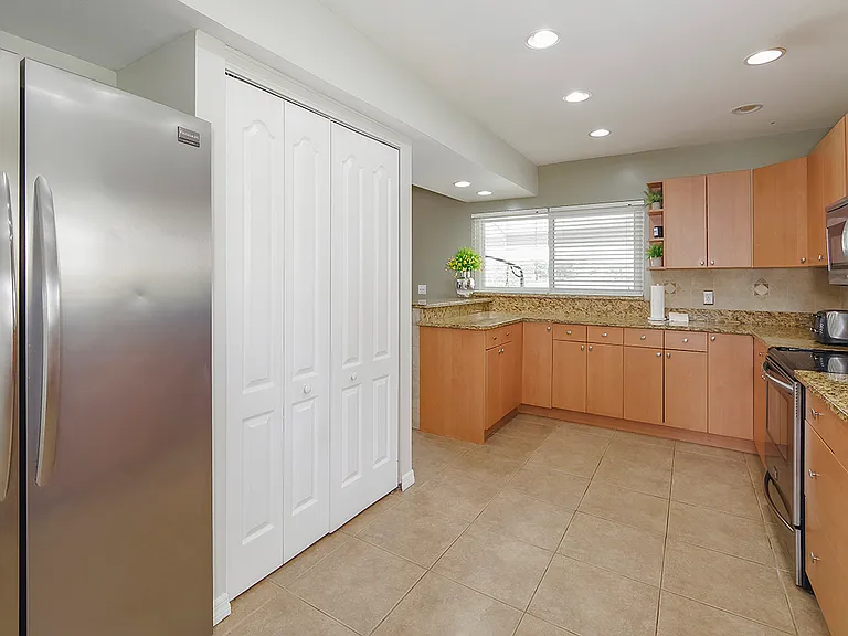 8318 Palma Vista Ln — Photo 18