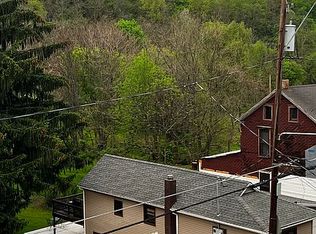 572 Peacock St, Pottsville, PA 17901