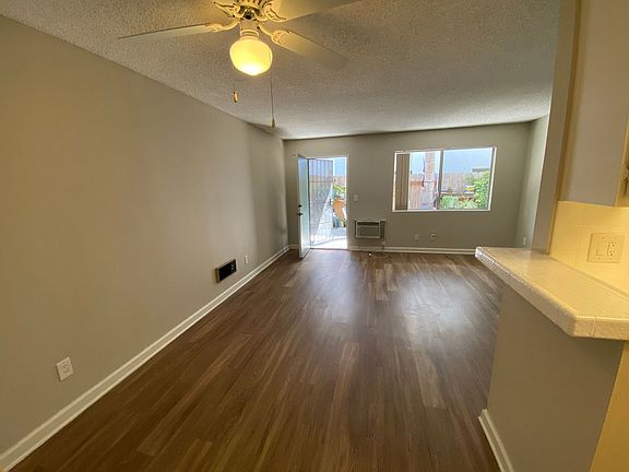 3rd image of 4479 Kansas St APT 4