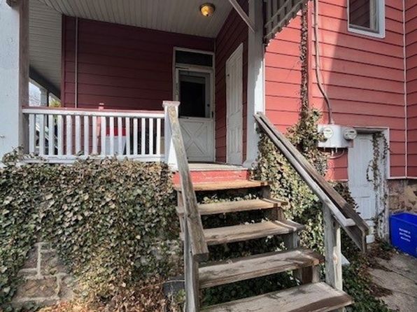 502 Center St APT 3
