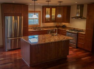 693 Brantwood Ave, Elk Grove Village, IL 60007