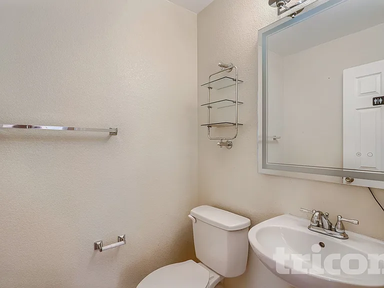 20430 E Bellewood Pl — Photo 13