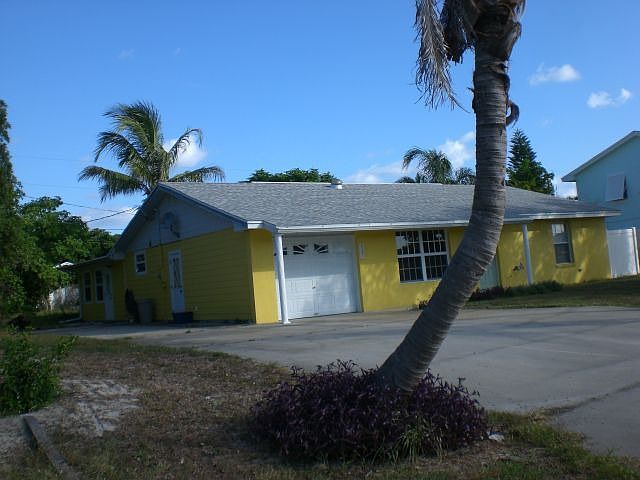 2nd image of 5261 SE Nassau Ter