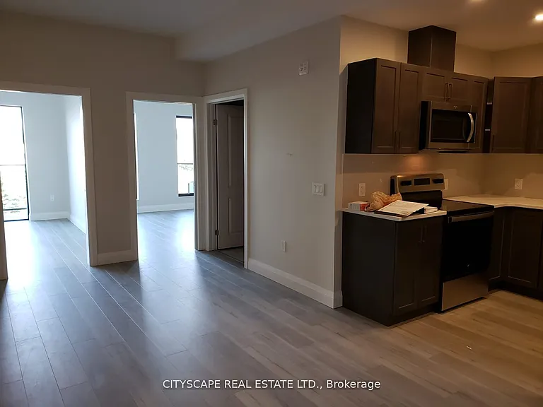 5 Wake Robin Dr #313 — Photo 1