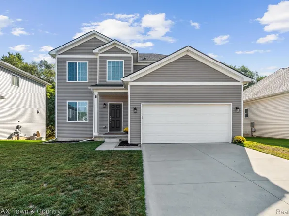 367 Hidden Riv E, Holly, MI 48442