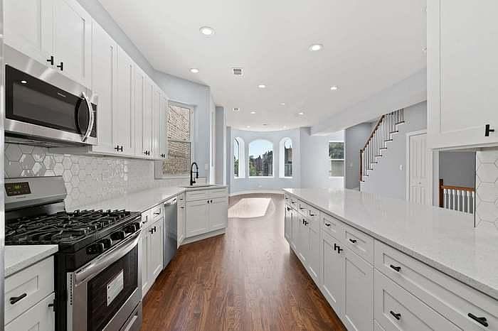 1st image of 4829 S Vincennes Ave #2