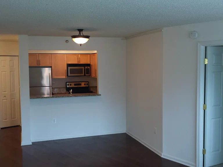 10101 Grosvenor Pl #520 — Photo 6