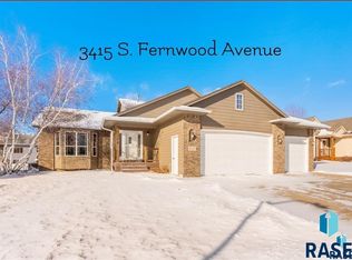 3415 S Fernwood Ave, Sioux Falls, SD 57110