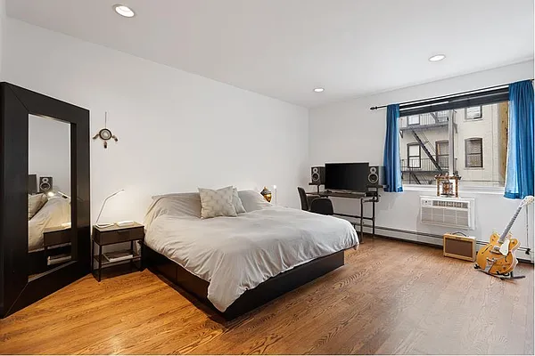 Rented by Douglas Elliman | media 18