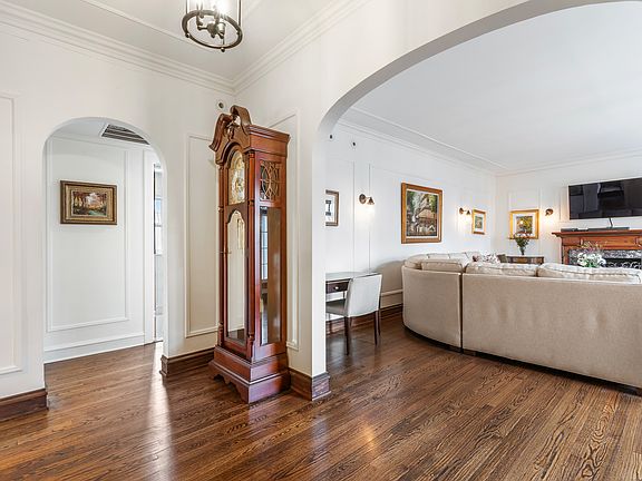 4th image of 488 Sheridan Rd APT 2
