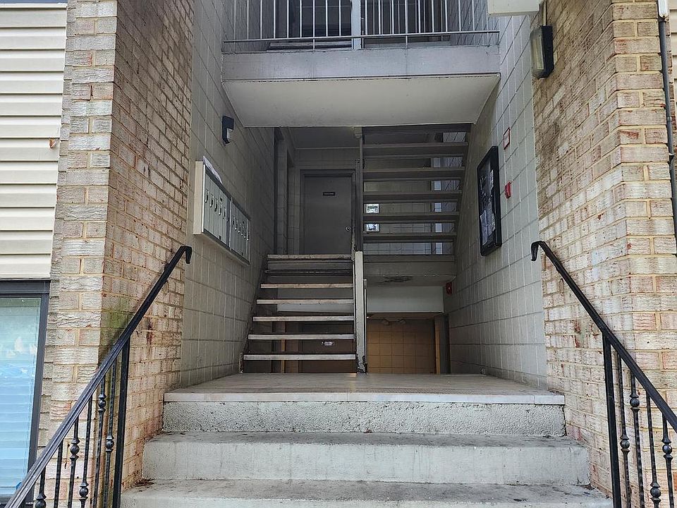 2nd image of 6301 Hil Mar Dr Unit 4-5