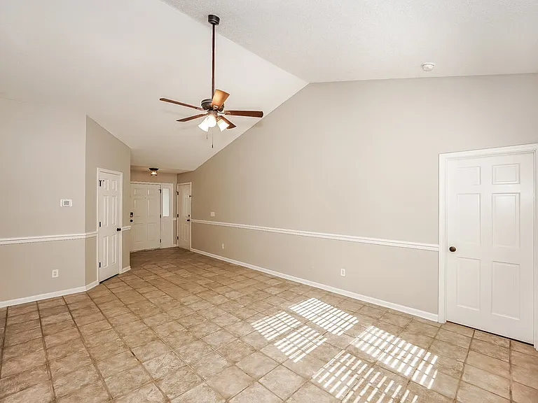 1039 Sandy Point Dr SW — Photo 5